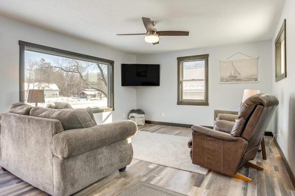 Boat Dock Riverfront Oconto Home!